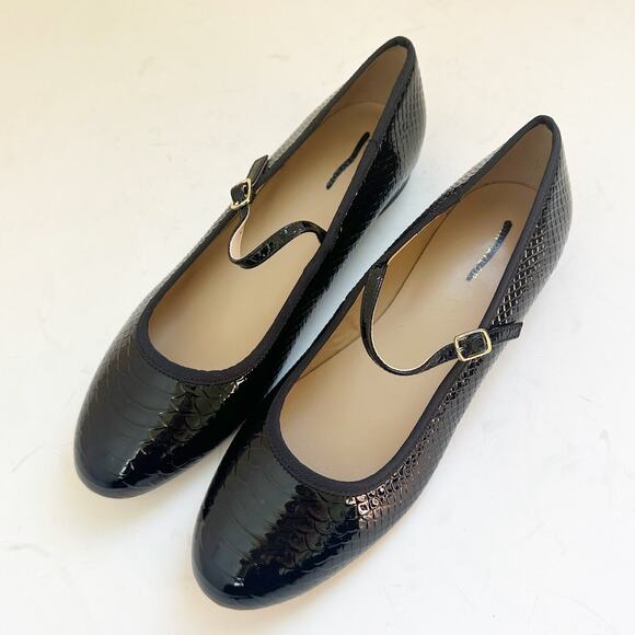 NWOB Ann Taylor Black Patent Leather Mary Jane Flat Embossed Snake Texture 7.5 - Picture 1 of 2